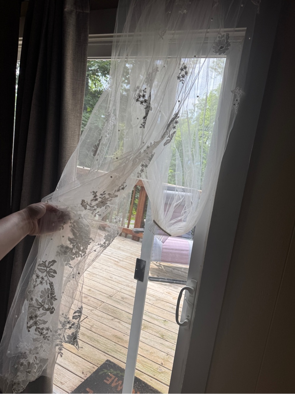 David's Bridal White Embroidered Floral Tulle Veil with Pearls - Picture 3 of 3